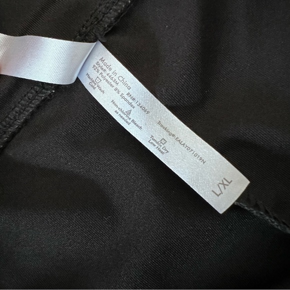 Love Charm Black Gray Mesh Insert Calf Leggings Yoga Pants L/XL Nwot - Picture 4 of 6